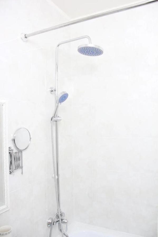 Gold Boutique Hotel Almaty Bagian luar foto