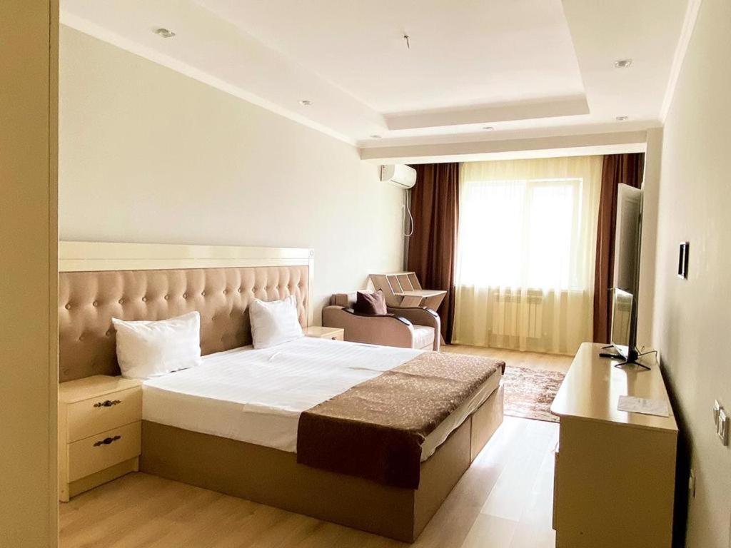 Gold Boutique Hotel Almaty Bagian luar foto