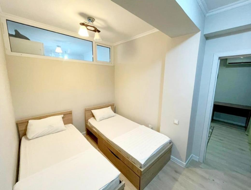 Gold Boutique Hotel Almaty Bagian luar foto