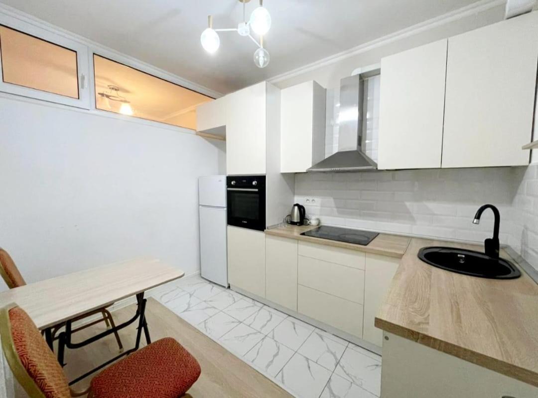 Gold Boutique Hotel Almaty Bagian luar foto