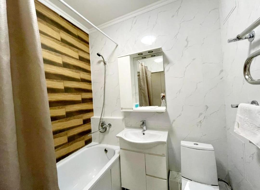 Gold Boutique Hotel Almaty Bagian luar foto