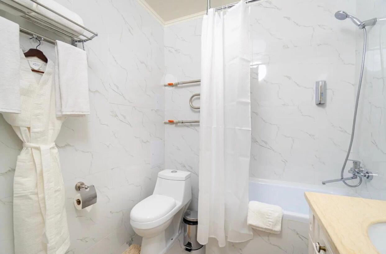 Gold Boutique Hotel Almaty Bagian luar foto